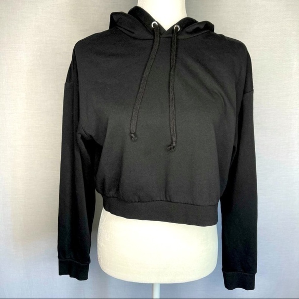 H&M Divided Pullover Hoodie Crop Top Black
